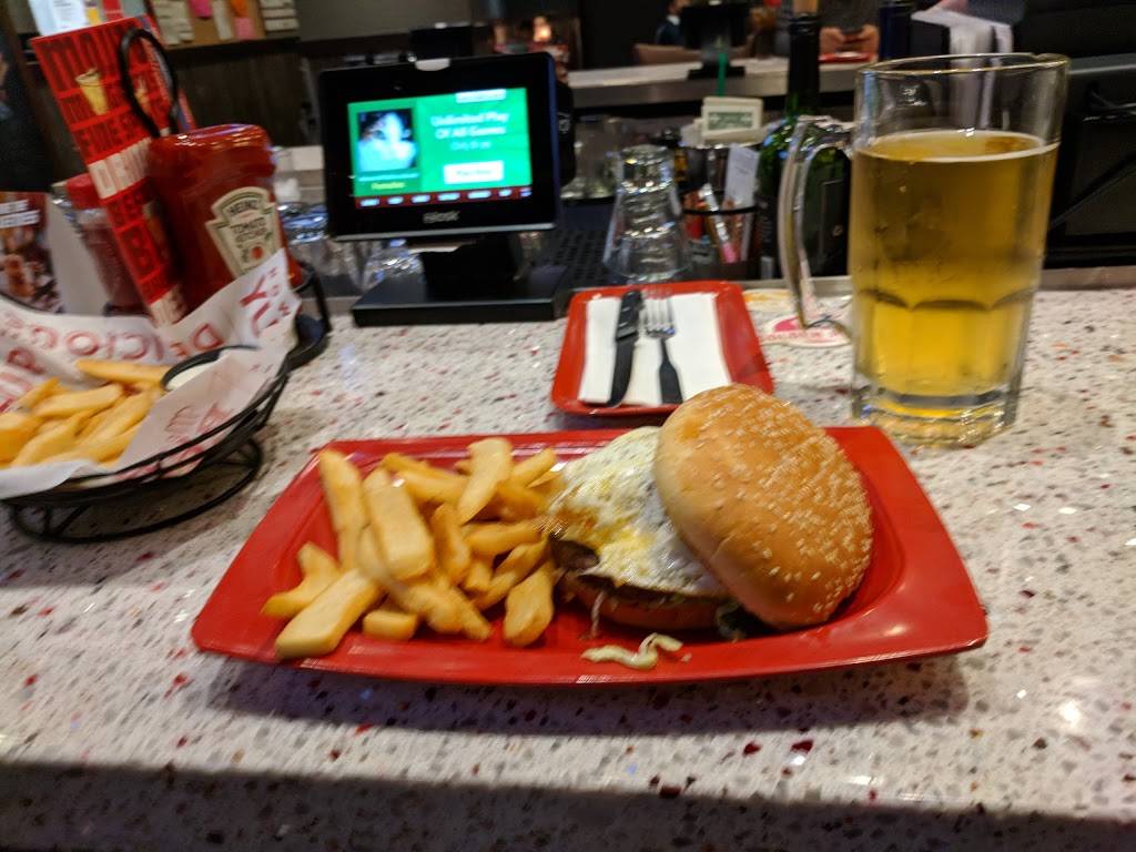 Red Robin Gourmet Burgers and Brews | restaurant | 10214 N Metro Pkwy E W, Phoenix, AZ 85051, USA | 4804486734 OR +1 480-448-6734