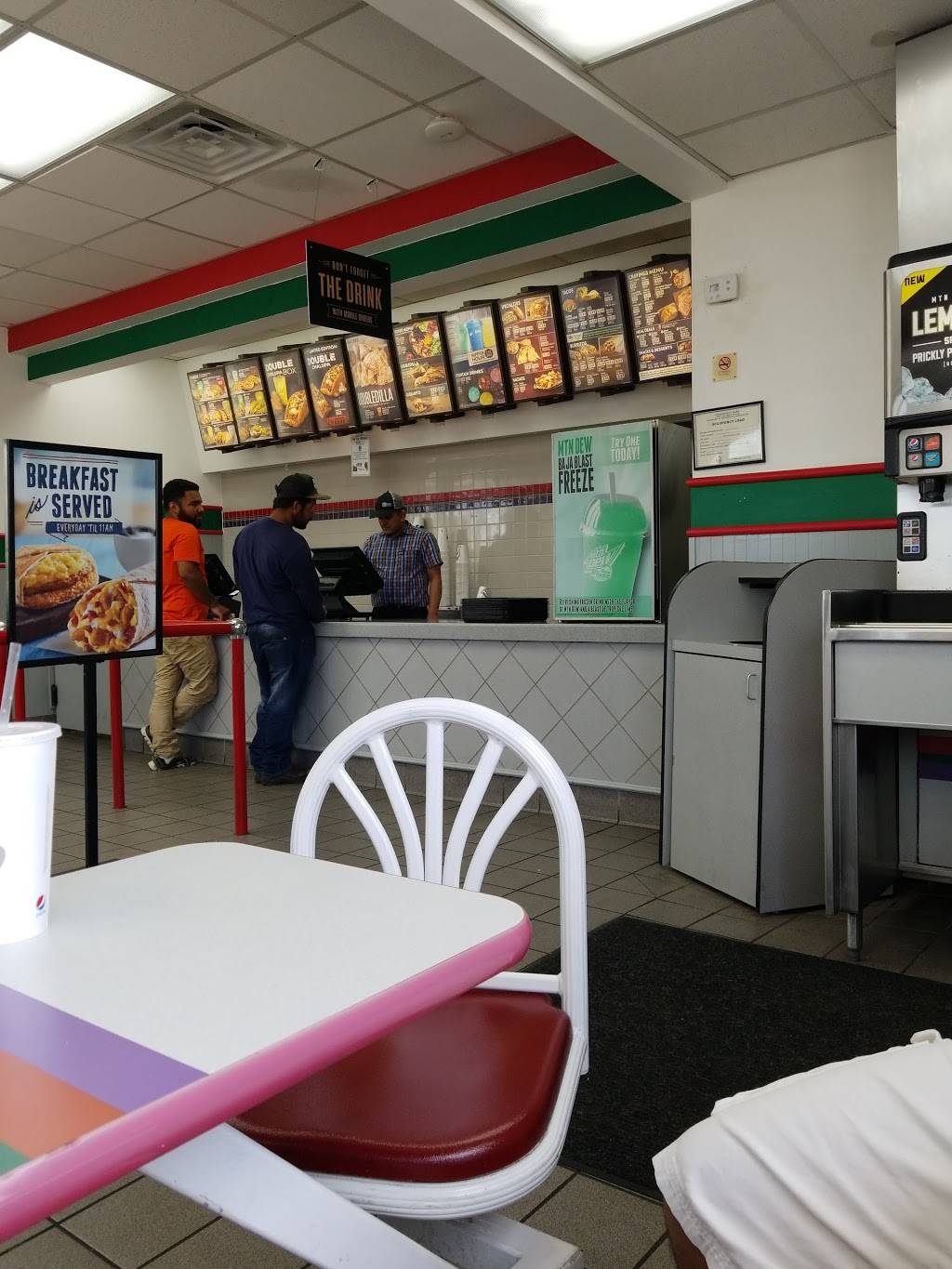 Taco Bell | meal takeaway | 1921 Daniel Stuart Square, Woodbridge, VA 22191, USA | 7034919900 OR +1 703-491-9900