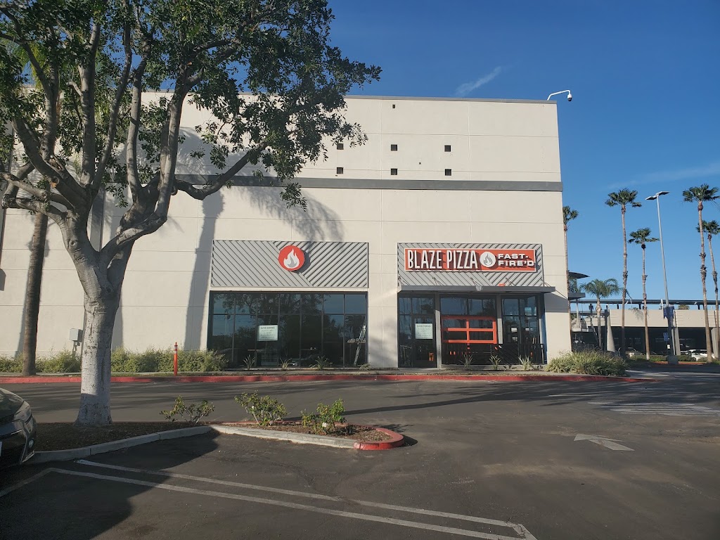 Blaze Pizza | meal takeaway | 9301 Tampa Ave Suite 560, Northridge, CA 91324, USA | 8187911100 OR +1 818-791-1100