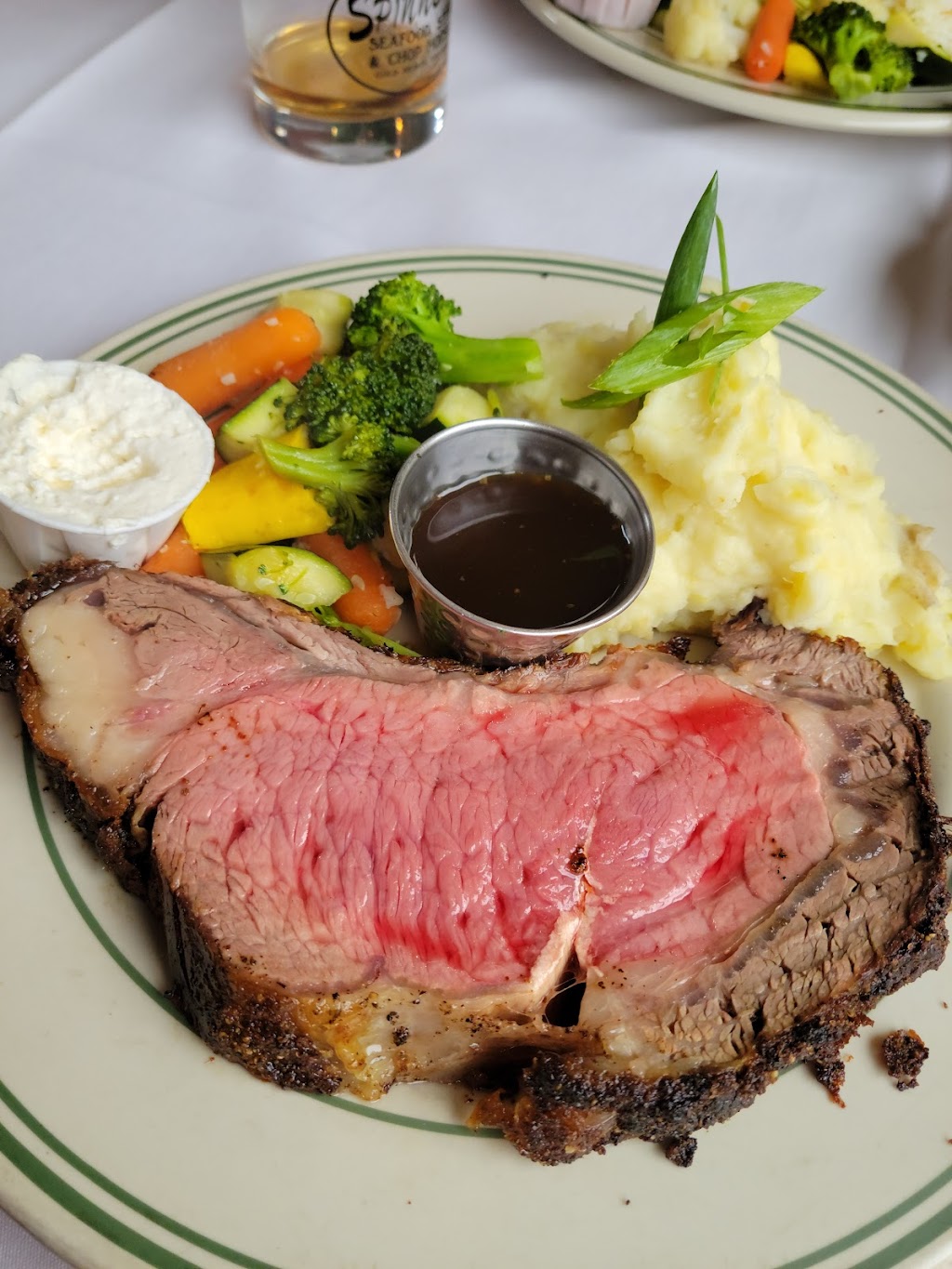 Spinners | restaurant | 29430 Ellensburg Ave, Gold Beach, OR 97444, USA | 5412475160 OR +1 541-247-5160