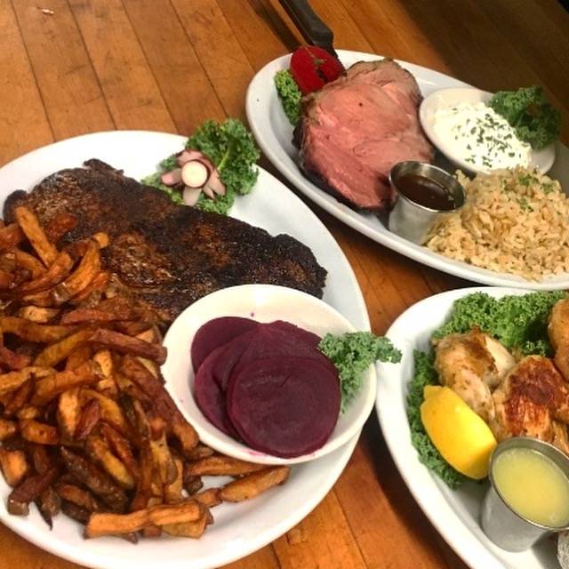 The Crossing | restaurant | 14 Province St, Richford, VT 05476, USA | 8028483393 OR +1 802-848-3393