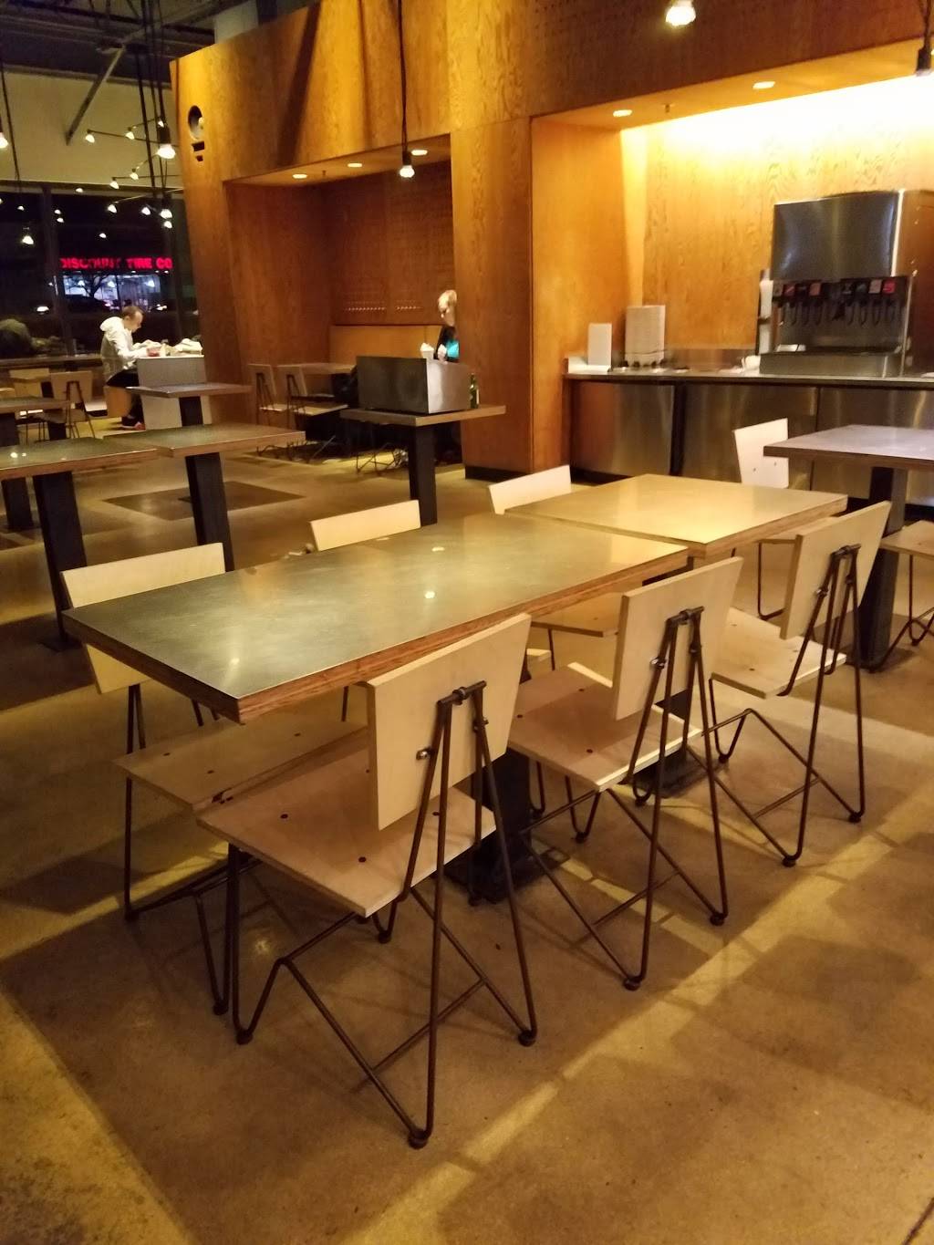 Chipotle Mexican Grill | restaurant | 2848 Plainfield Rd, Joliet, IL 60435, USA | 8157332197 OR +1 815-733-2197