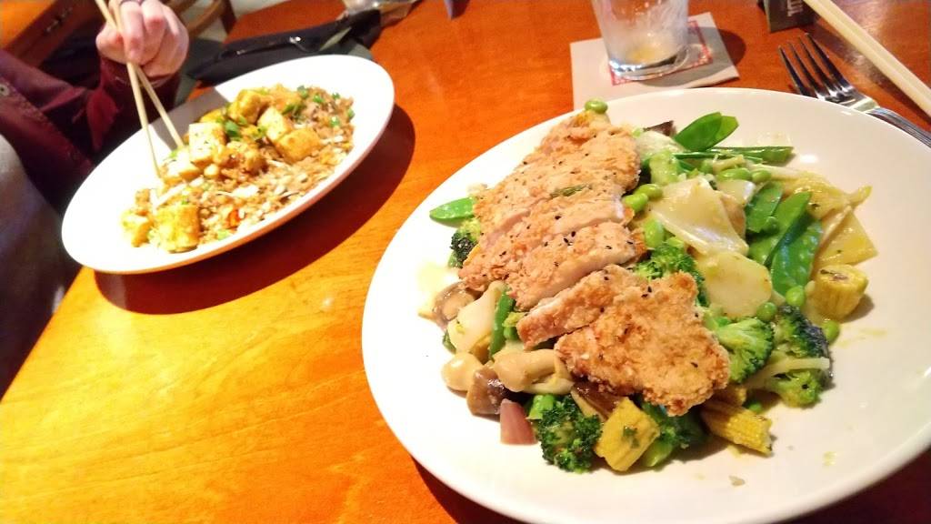 Big Bowl Lincolnshire | restaurant | 215 Parkway Dr, Lincolnshire, IL 60069, USA | 8478088880 OR +1 847-808-8880