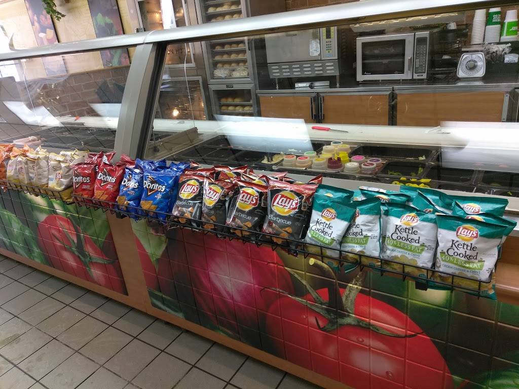 Subway | restaurant | 5050 W Corunna Rd, Flint, MI 48532, USA | 8102497281 OR +1 810-249-7281