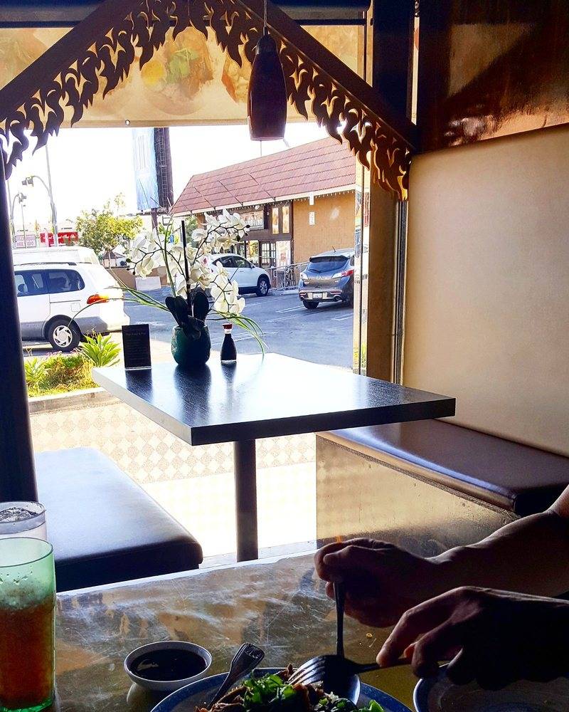 Tumnak Thai Food & Pho | restaurant | 5267 Hollywood Blvd, Los Angeles, CA 90027, USA | 3235937931 OR +1 323-593-7931
