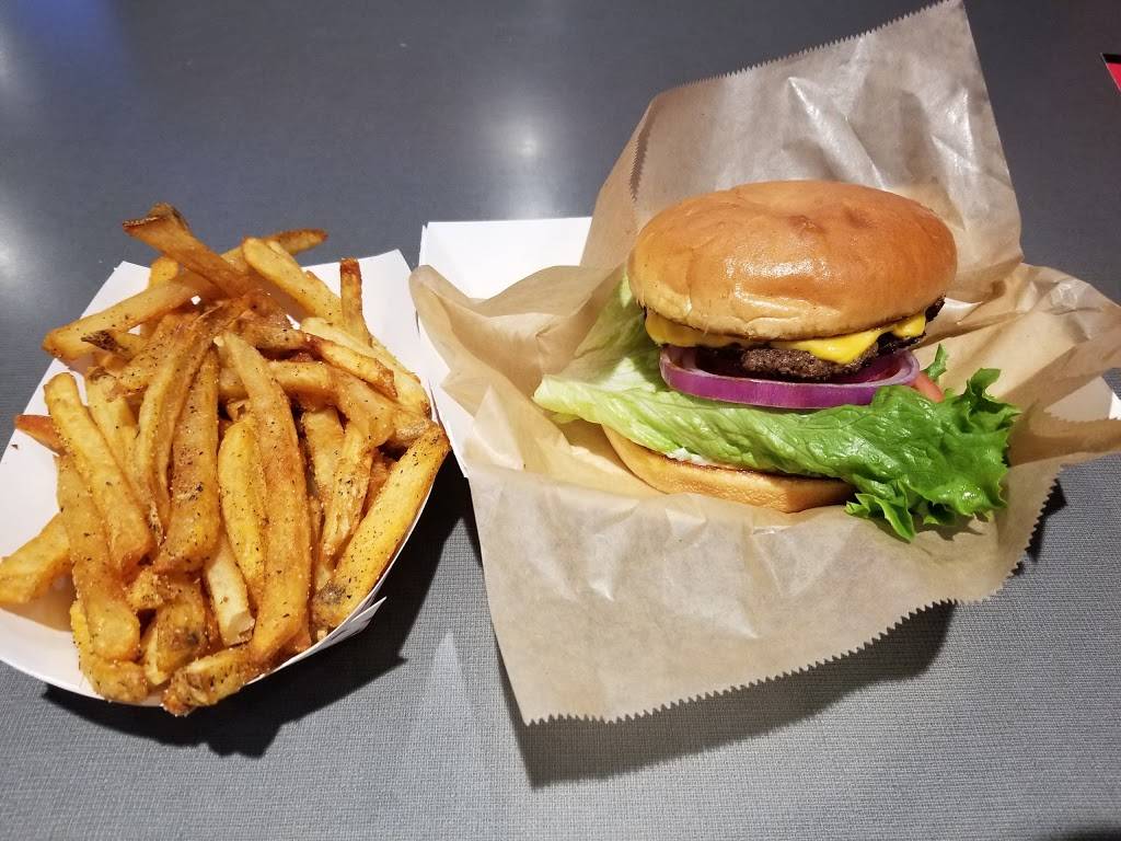 The Garage Burgers & Beer | restaurant | 2900 W Britton Rd, Oklahoma City, OK 73120, USA | 4052545757 OR +1 405-254-5757