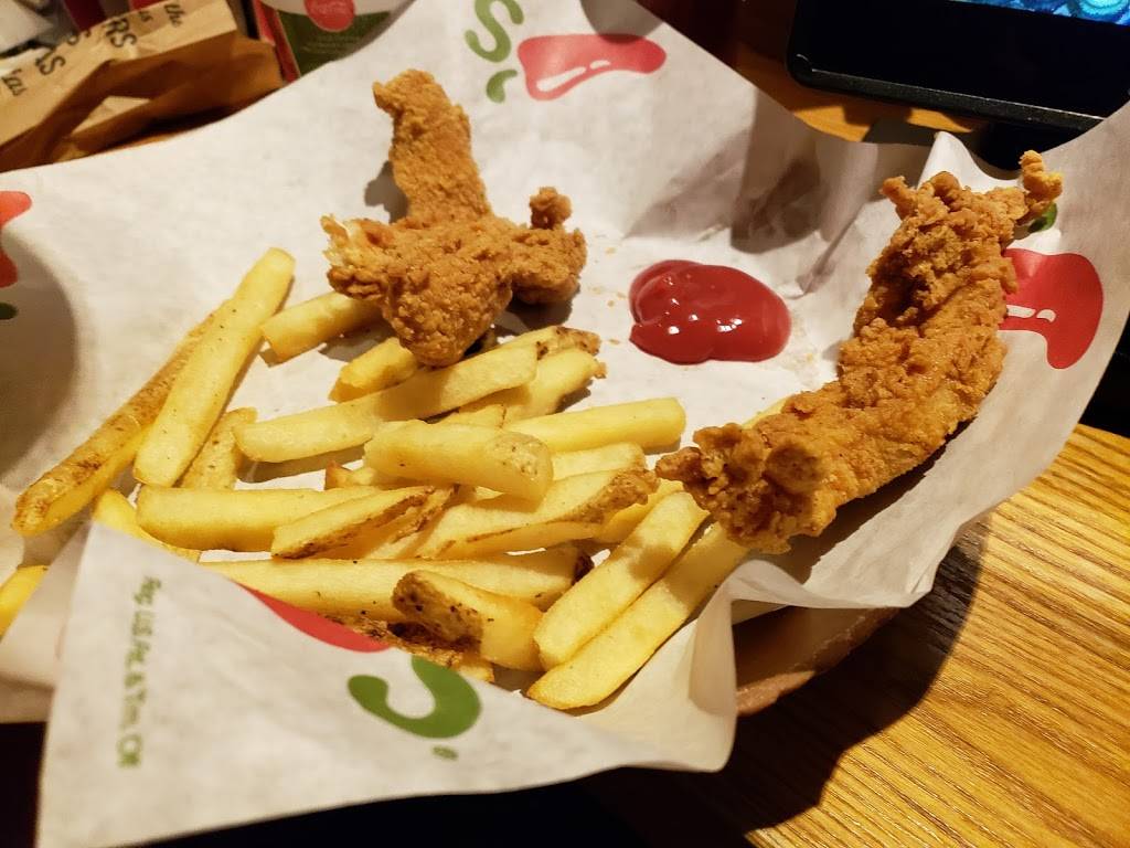 Chilis Grill & Bar | restaurant | 1760 NE Pine Island Rd, Cape Coral, FL 33909, USA | 2392428724 OR +1 239-242-8724