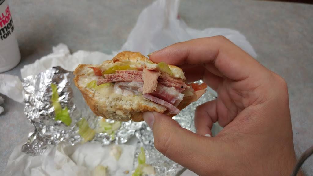 Yums | restaurant | 1413 14th St NW, Washington, DC 20005, USA | 2022325608 OR +1 202-232-5608