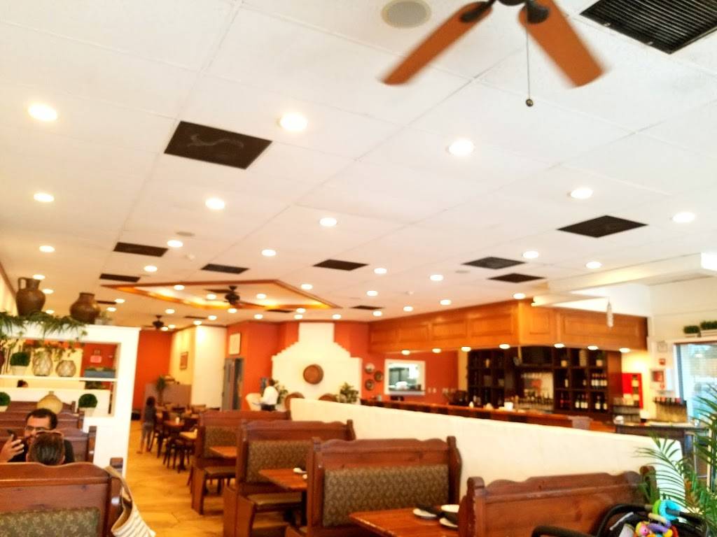 Mezes Greek Taverna | restaurant | 10040 Pines Blvd, Pembroke Pines, FL 33024, USA | 9544301725 OR +1 954-430-1725