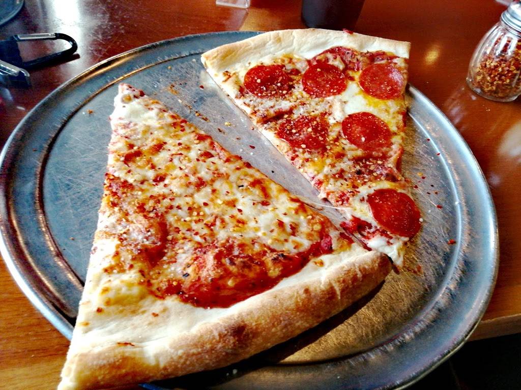 Broomelli Boys Pizzeria | restaurant | 760 Scranton Rd #101, Brunswick, GA 31525, USA | 9122677075 OR +1 912-267-7075