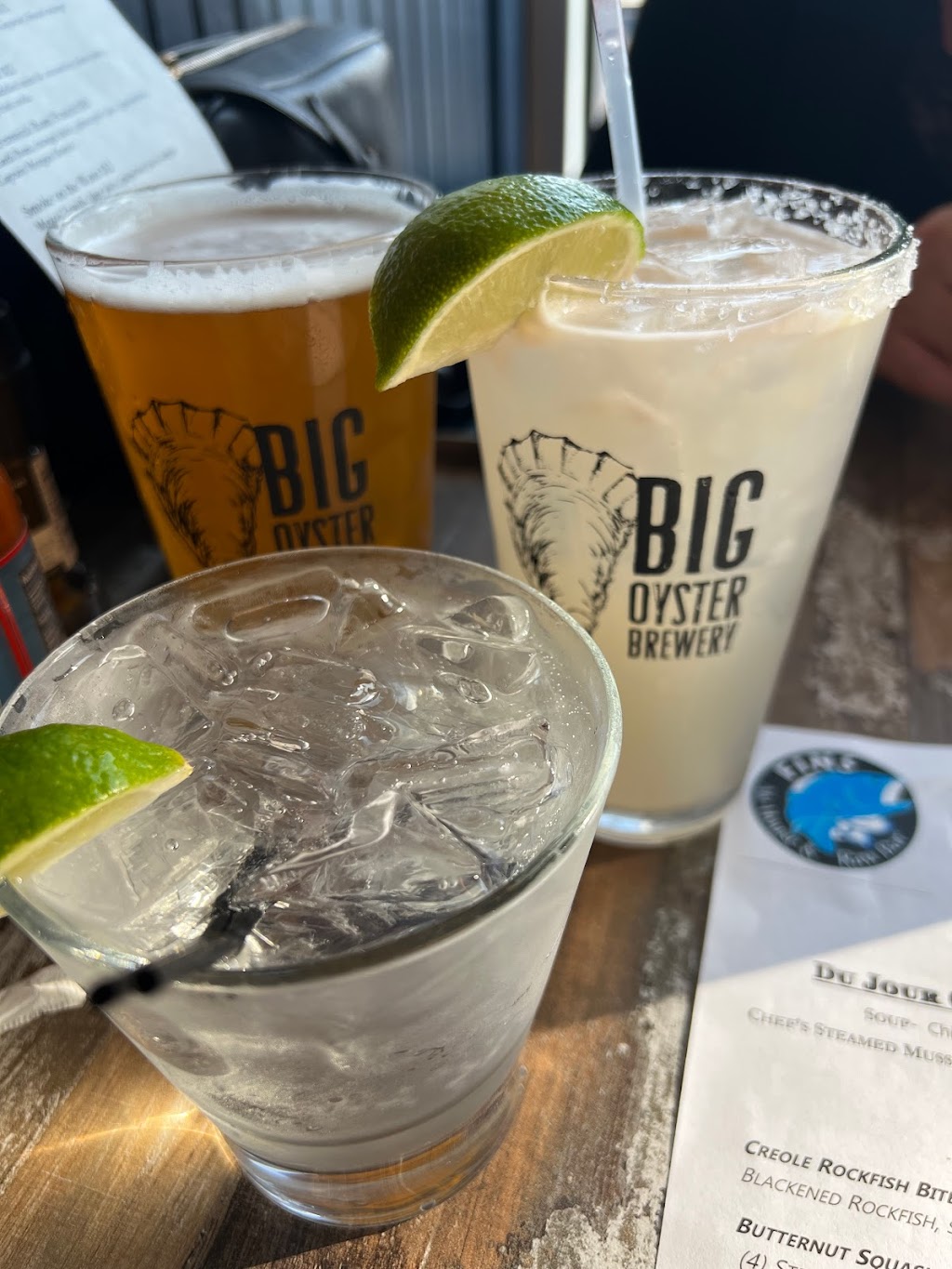 Fins Ale House & Raw Bar | restaurant | 37234 Lighthouse Rd, Selbyville, DE 19975, USA | 3024363467 OR +1 302-436-3467