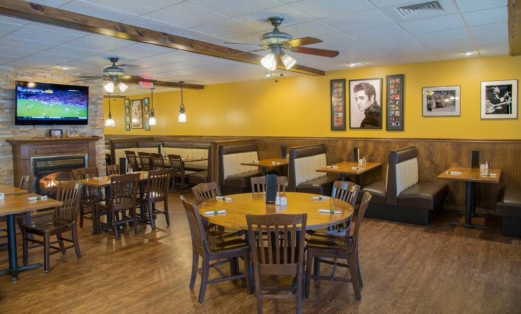 Augies Pizza & Catering | restaurant | 5108, 14084 State Rd, North Royalton, OH 44133, USA | 4402372080 OR +1 440-237-2080