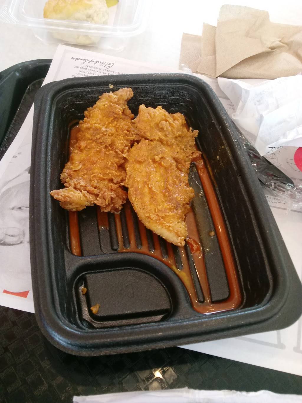 KFC | restaurant | 211 Robert Smalls Pkwy, Beaufort, SC 29906, USA | 8439822900 OR +1 843-982-2900