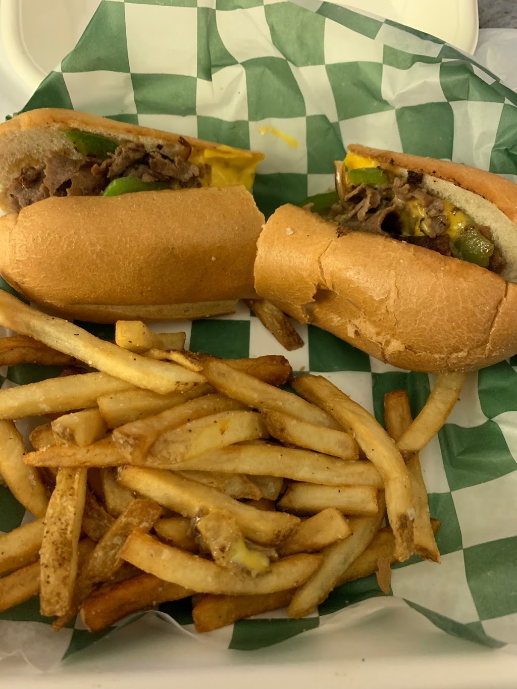 Coachs Sports Bar and Grill | restaurant | 1900 Pavilion Dr, Virginia Beach, VA 23451, USA | 7574251198 OR +1 757-425-1198