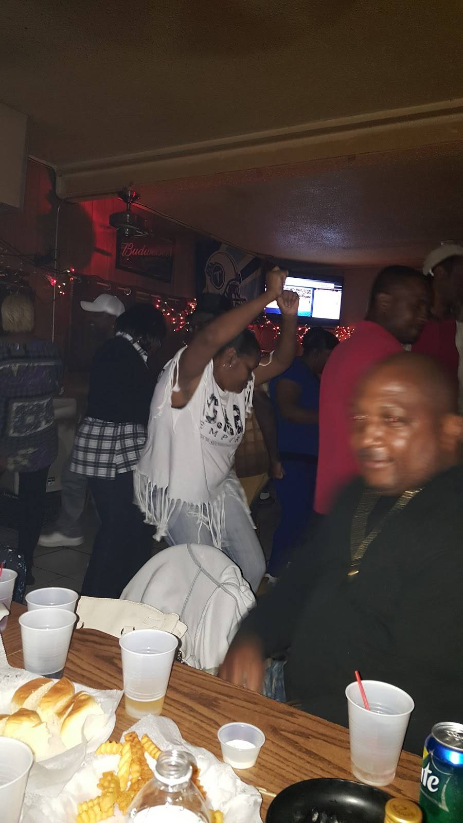 C & J Barbecue | restaurant | 2019 E Person Ave, Memphis, TN 38114, USA | 9017746696 OR +1 901-774-6696