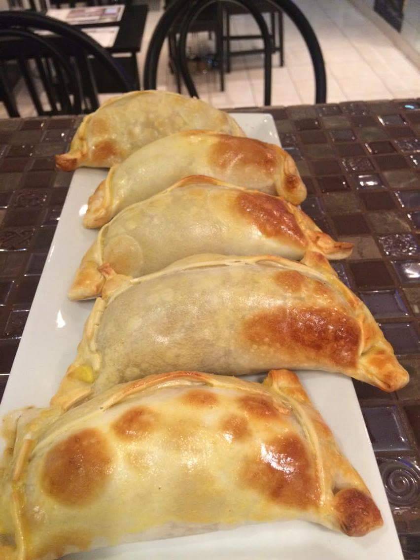 Restaurant De-ceos | restaurant | 7551 Rue St-Hubert, Montréal, QC H2R 2N7, Canada | 5145083639 OR +1 514-508-3639