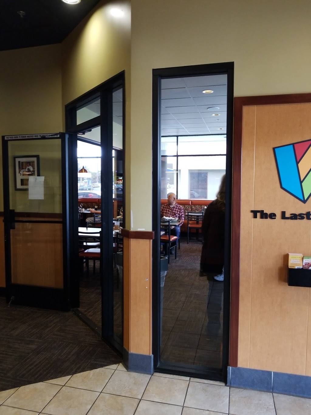 Round Table Pizza | meal delivery | 1003 Guerneville Rd, Santa Rosa, CA 95403, USA | 7075279999 OR +1 707-527-9999