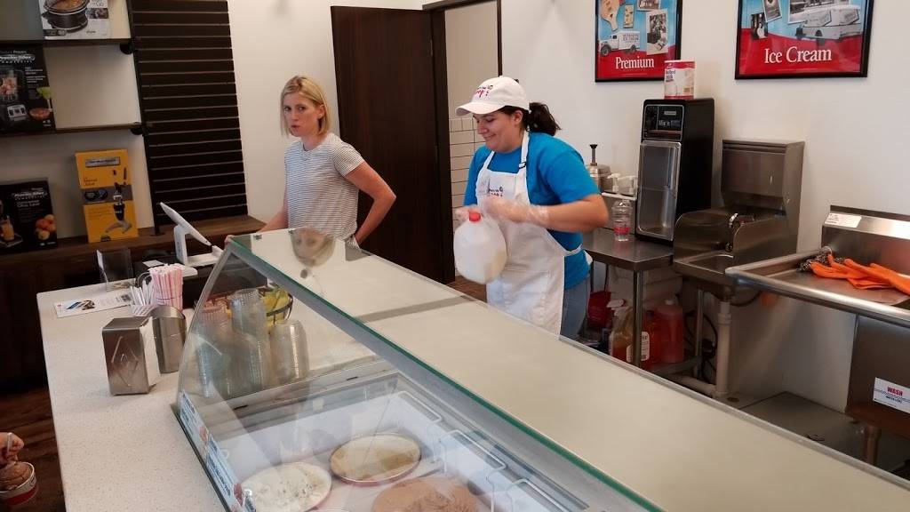 Whats The Scoop | restaurant | 1103 Alexis Ct #105, Mansfield, TX 76063, USA | 8178998054 OR +1 817-899-8054