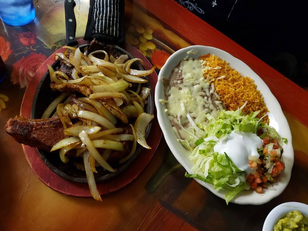 Las Flores | restaurant | 125 E High St, Rockwell City, IA 50579, USA | 7122975008 OR +1 712-297-5008