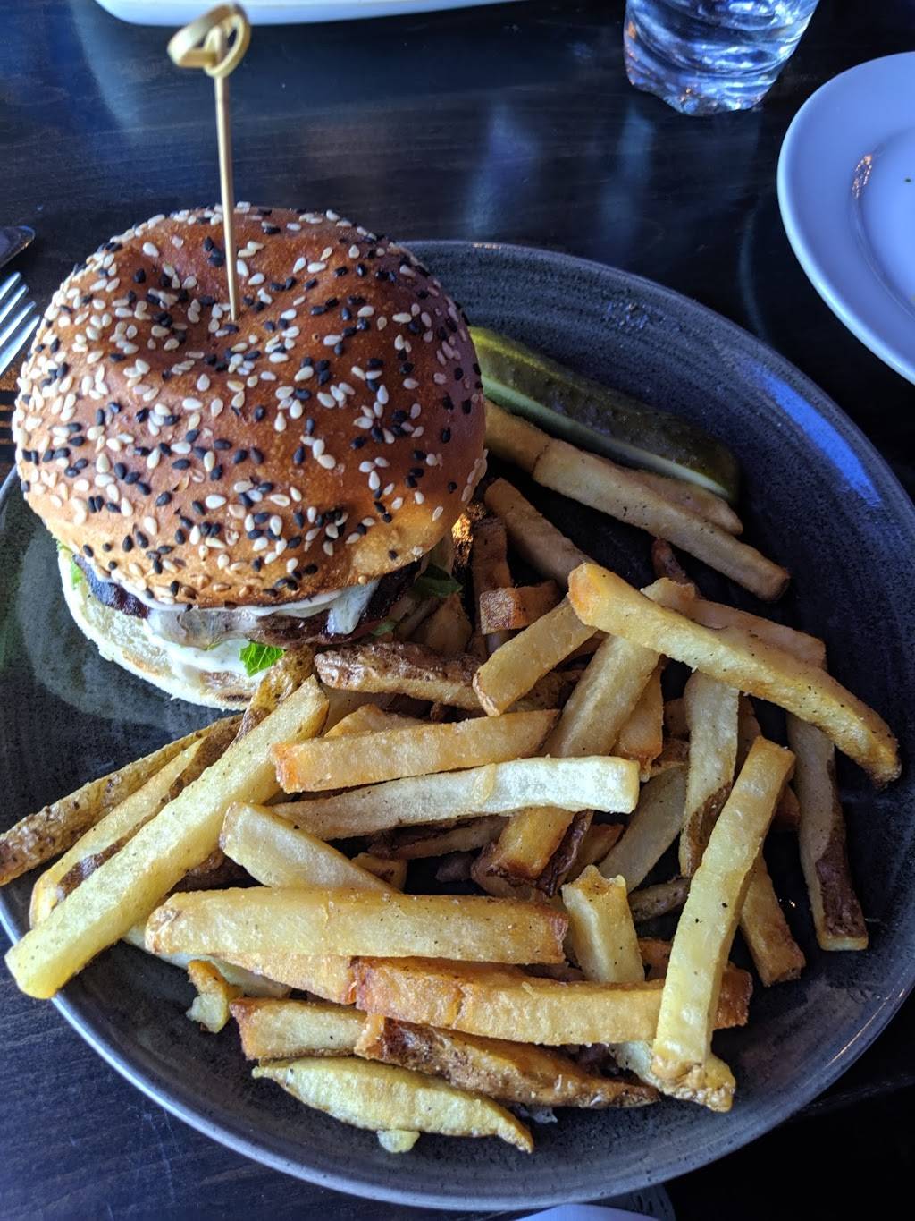 Tier 3 Restaurant and Bar | restaurant | 243 Main St E, Milton, ON L9T 1P1, Canada | 9058643335 OR +1 905-864-3335