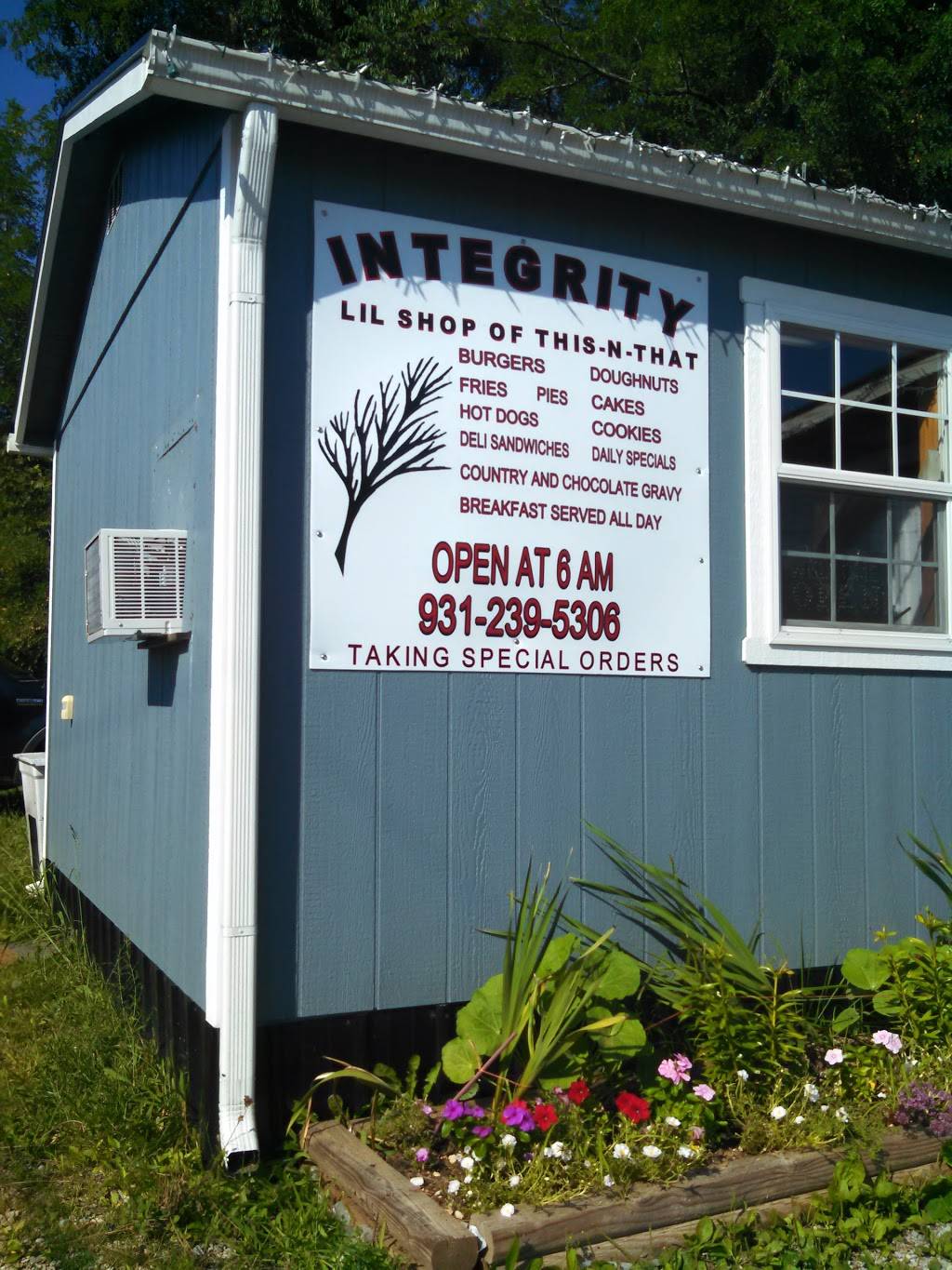 Integrity Lil Shop Of This N That | restaurant | 115 E Stratton Ave, Monterey, TN 38574, USA | 9312395306 OR +1 931-239-5306
