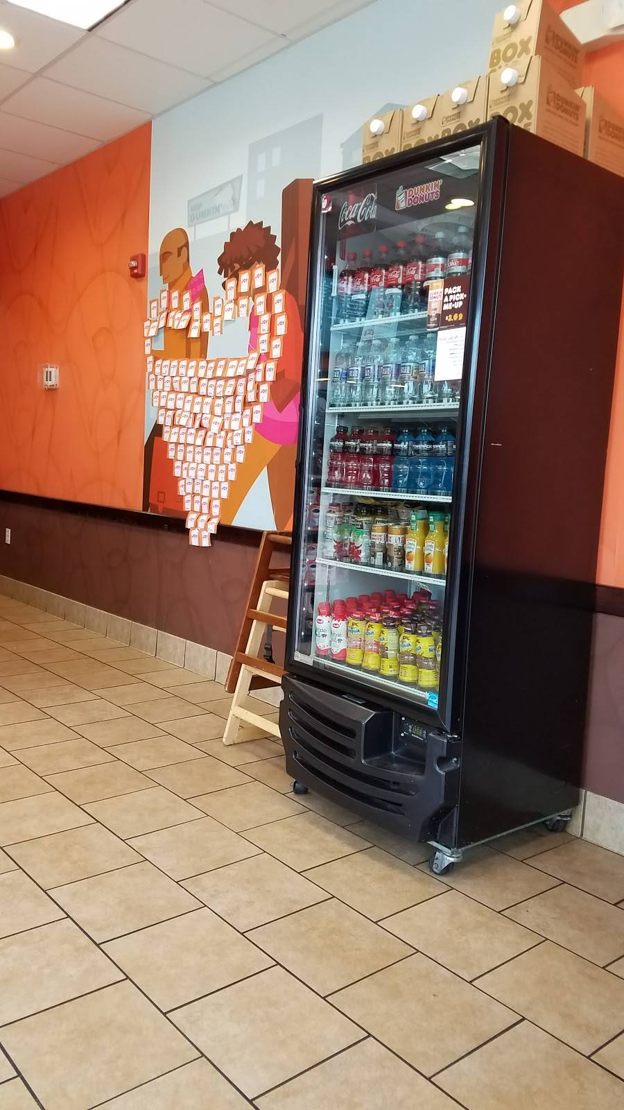 Dunkin | cafe | 7901 Stonewall Shops Square A-1, Gainesville, VA 20155, USA | 7032393913 OR +1 703-239-3913