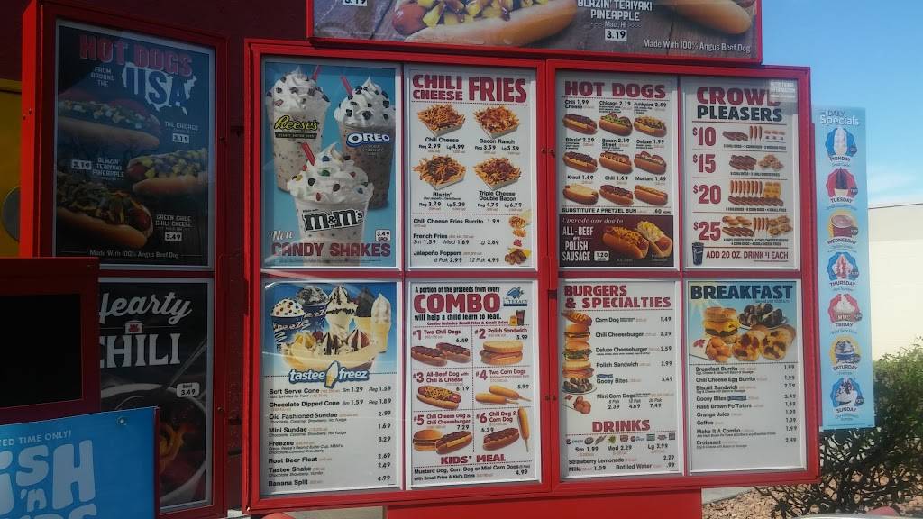 Wienerschnitzel | restaurant | 265 Orangethorpe Ave, Fullerton, CA 92832, USA | 7145251741 OR +1 714-525-1741