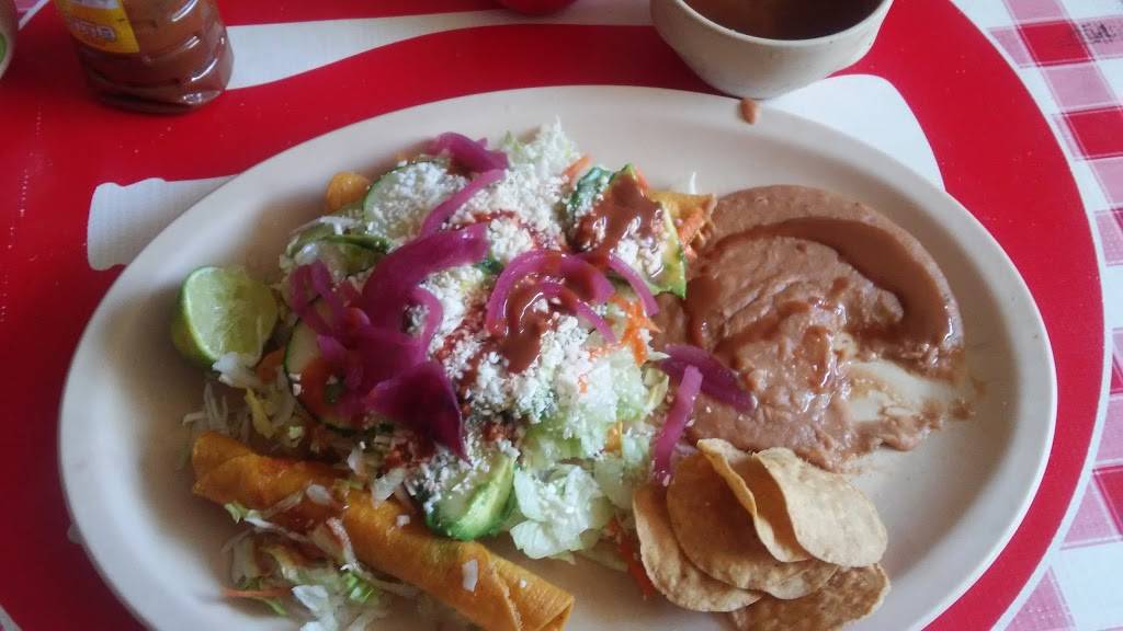 El Tejabán Cenaduria | restaurant | Calle Diez 470_A, Zona Centro, 22800 Ensenada, B.C., Mexico | 016461759510 OR +52 646 175 9510