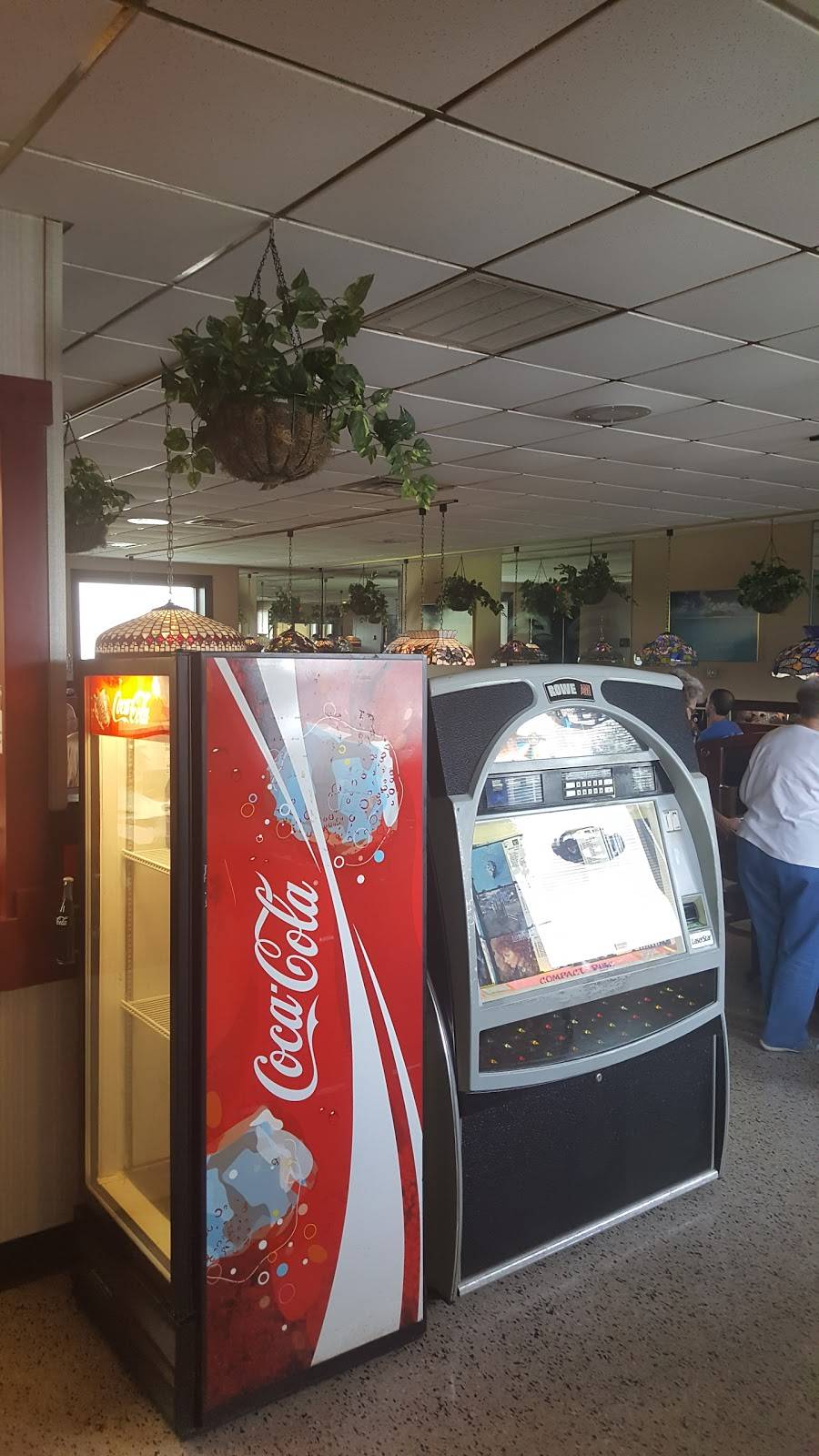 Pizza King | restaurant | 3321 W Angle Rd, Pendleton, IN 46064, USA | 7657787438 OR +1 765-778-7438