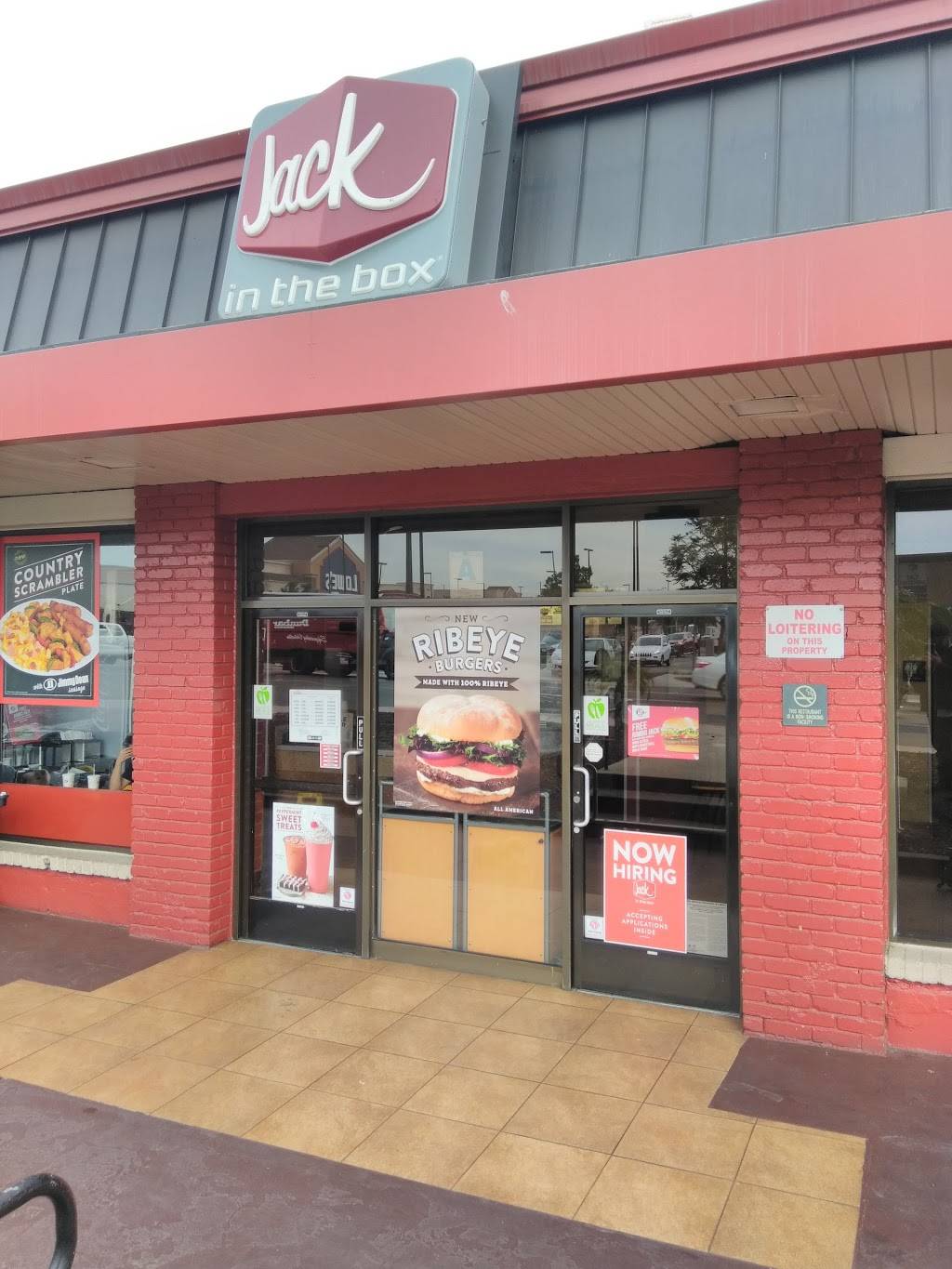 Jack in the Box | restaurant | 550 W Mission Ave, Escondido, CA 92025, USA | 7607457785 OR +1 760-745-7785