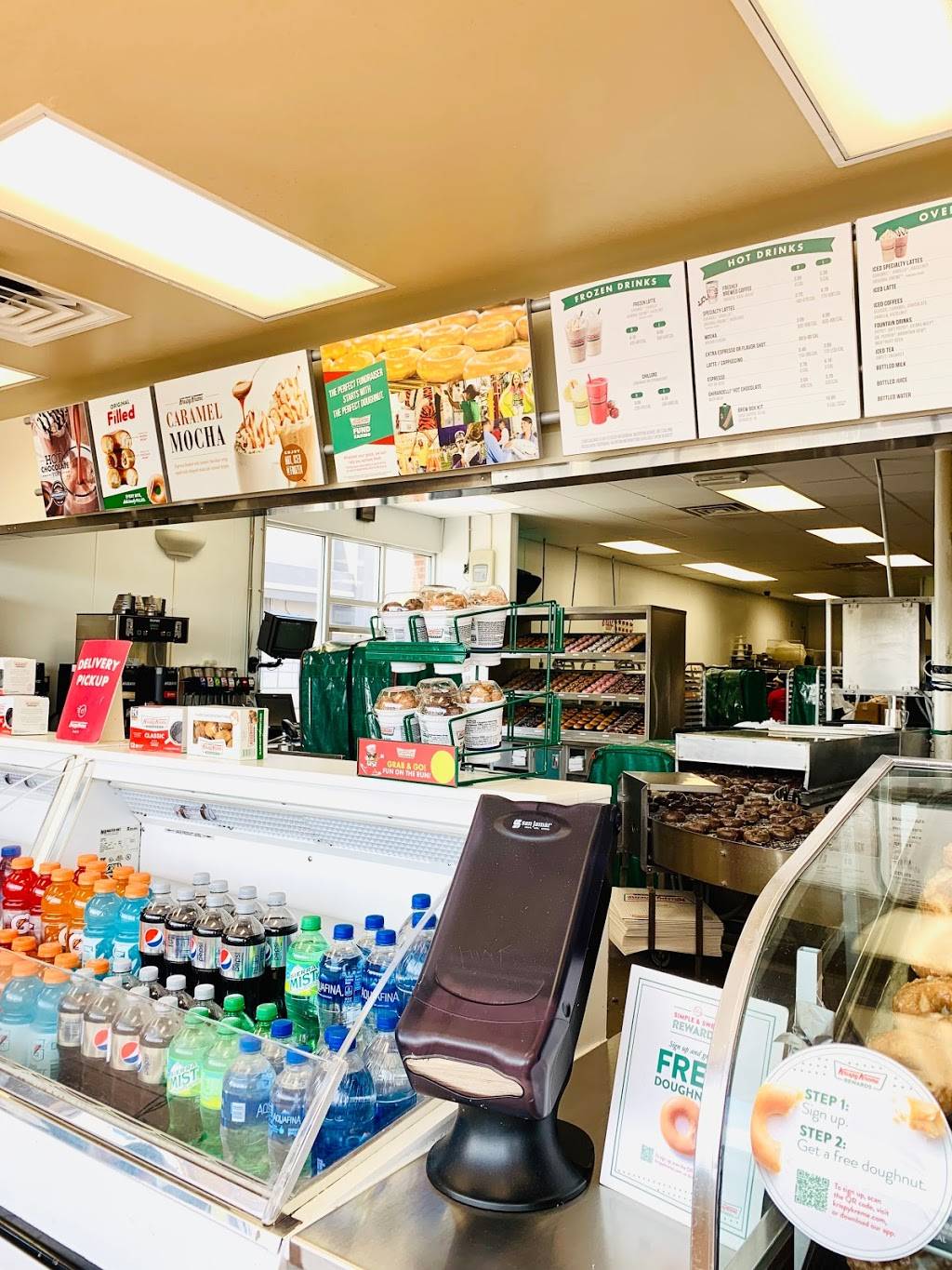 Krispy Kreme | bakery | 7015 W Spring Mountain Rd, Las Vegas, NV 89103, USA | 7022221813 OR +1 702-222-1813