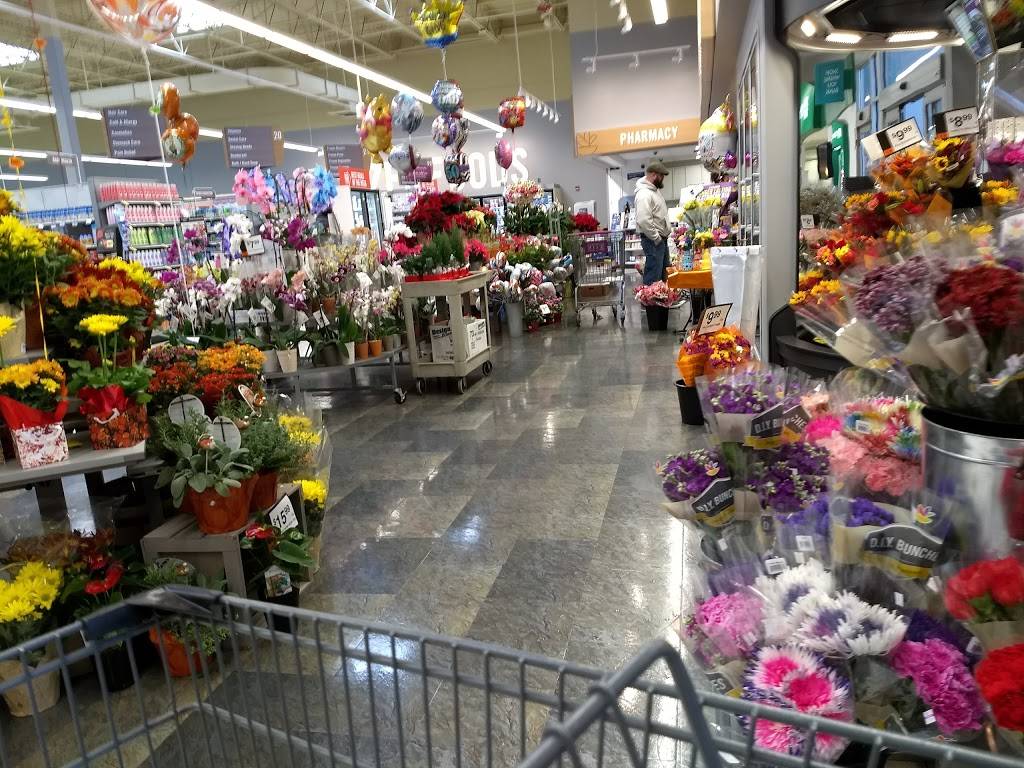 Fellsway Plaza | shopping mall | 630-760, Fellsway, Medford, MA 02155, USA | 6107471200 OR +1 610-747-1200