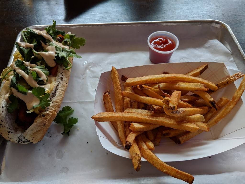 Vivify Burger & Lounge | restaurant | 314 William St, Fredericksburg, VA 22401, USA | 5406562500 OR +1 540-656-2500