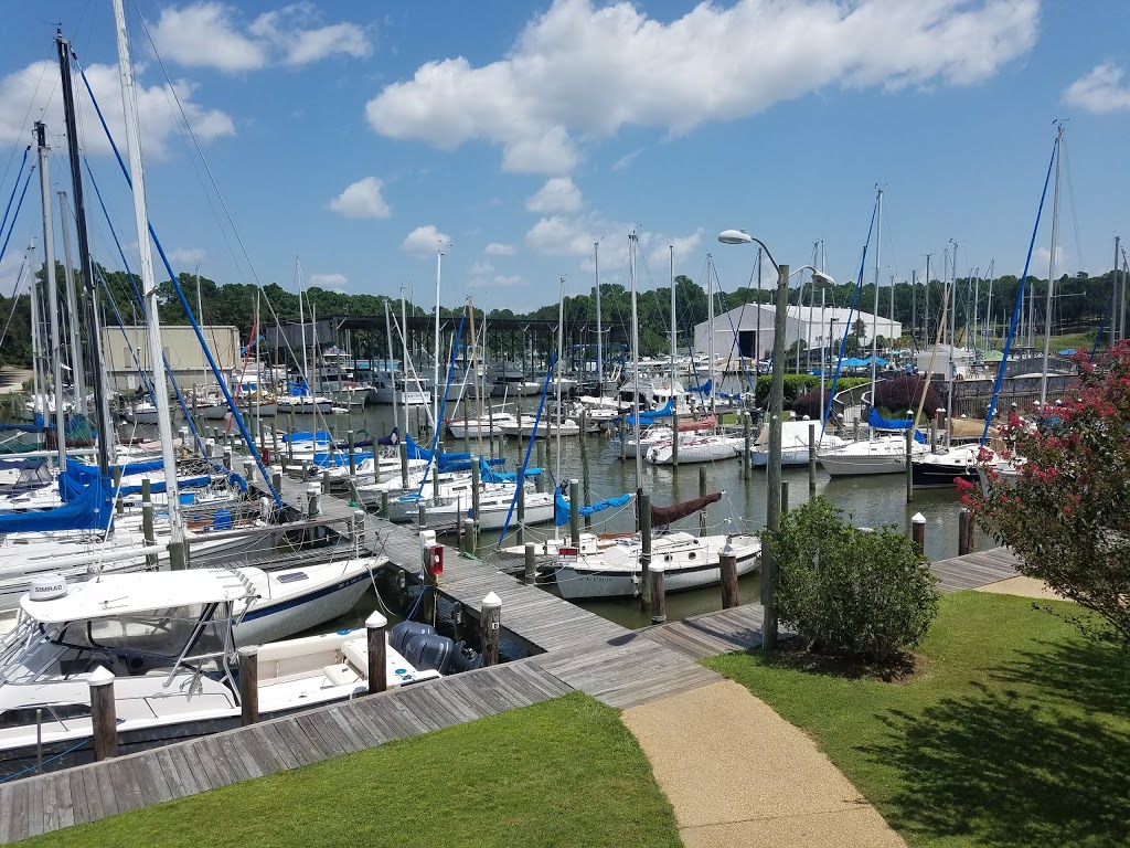 Fairhope Yacht Club | restaurant | 101 Volanta Ave, Fairhope, AL 36532, USA | 2519283276 OR +1 251-928-3276