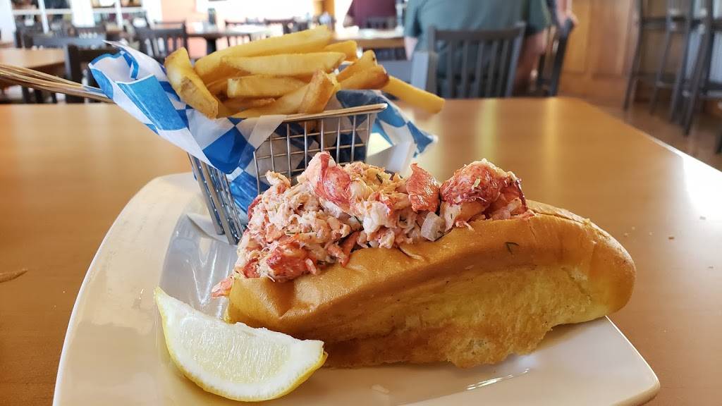 Frigates Waterfront Bar & Grill - Melbourne | restaurant | 1120 N Harbor City Blvd, Melbourne, FL 32935, USA | 3213063800 OR +1 321-306-3800