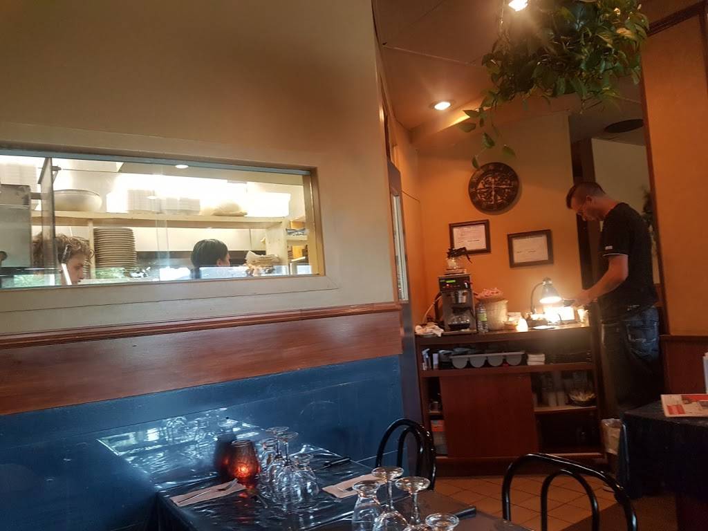 Brochetterie La Maison Grecque | restaurant | 514 Rue Galt O, Sherbrooke, QC J1H 1Y7, Canada | 8198221711 OR +1 819-822-1711