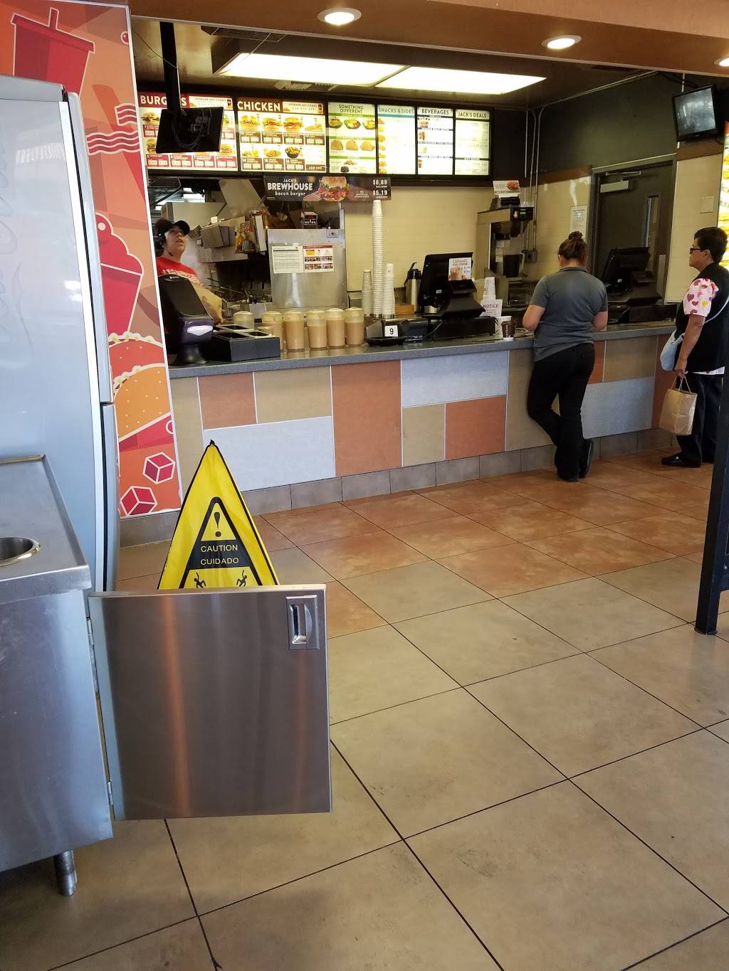 Jack in the Box | restaurant | 2601 E Slauson Ave, Huntington Park, CA 90255, USA | 3235852125 OR +1 323-585-2125