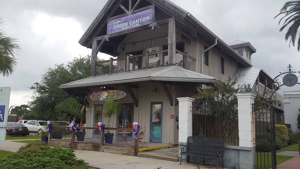 Cuzs Old Town Oyster Bar & Grill | restaurant | 108 S Beach Blvd, Bay St Louis, MS 39520, USA | 2284673707 OR +1 228-467-3707