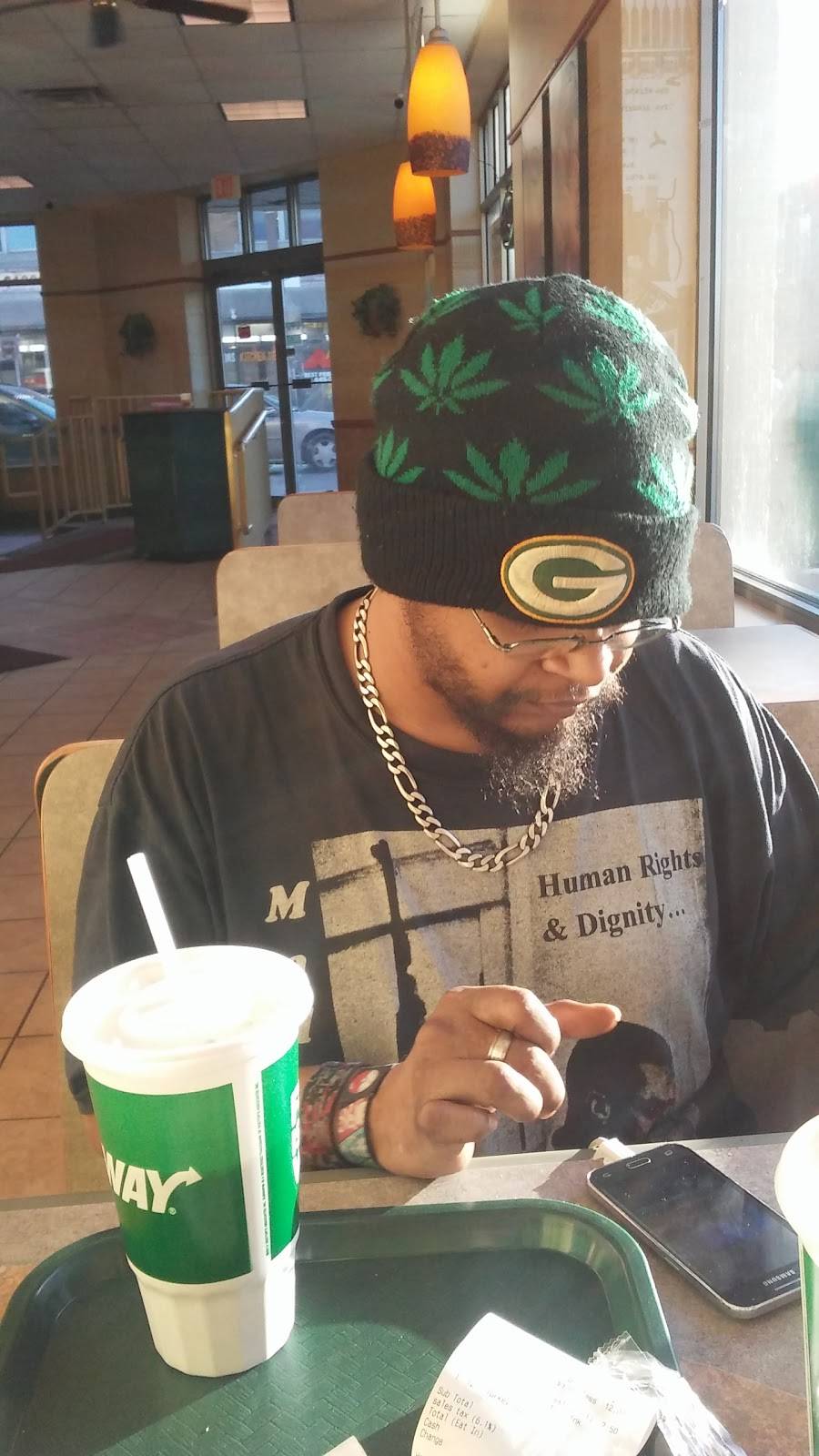 Subway | restaurant | Subway/Daycare/StripCtr, 3434 W North Ave Unit A, Milwaukee, WI 53208, USA | 4148735338 OR +1 414-873-5338