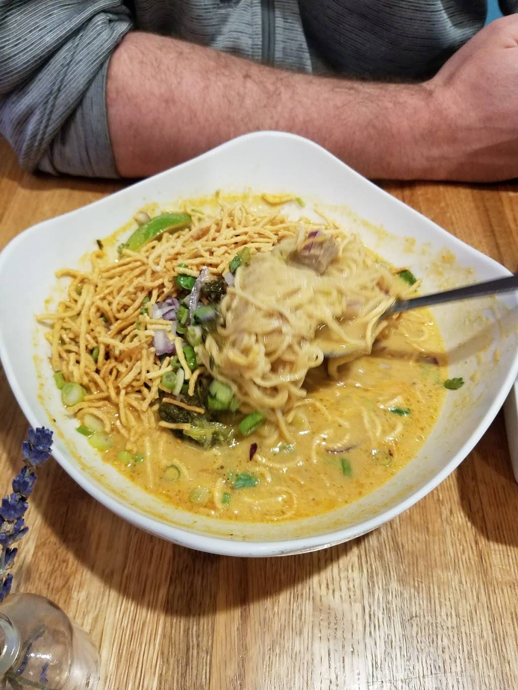 Sen Yai Sen Lek Thai | restaurant | 2422 Central Ave NE, Minneapolis, MN 55418, USA | 6127813046 OR +1 612-781-3046