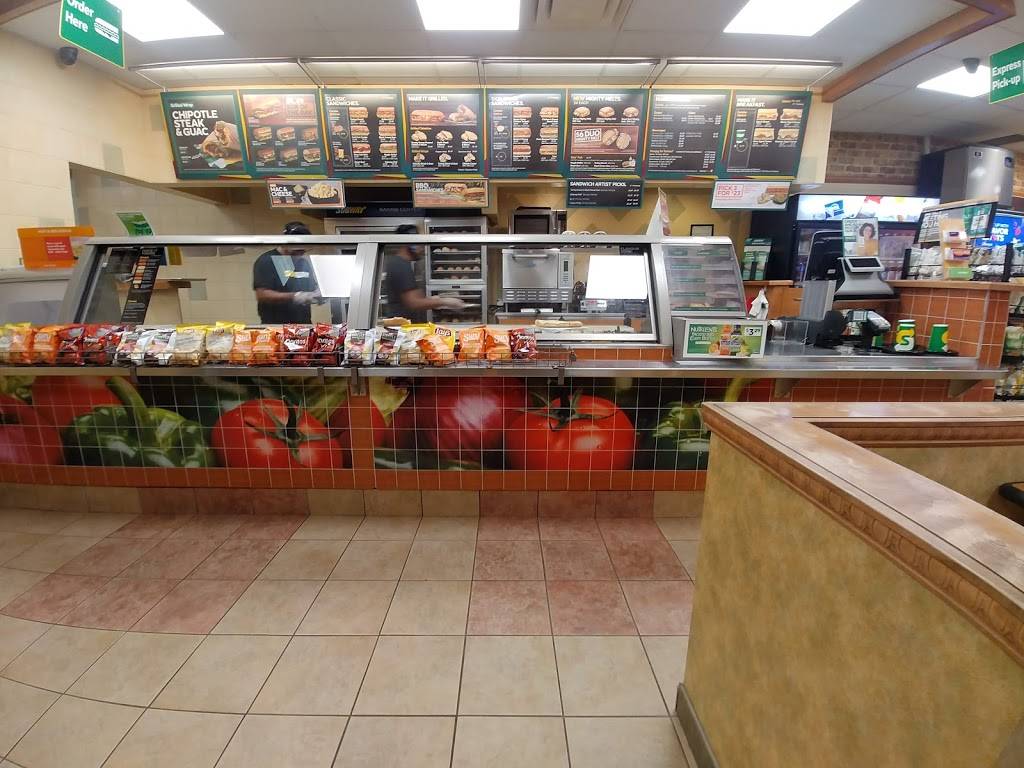 Subway | restaurant | 941 Hamilton Rd Hamilton-Highbury Plaza, Unit 3, London, ON N5Z 1W5, Canada | 5196596864 OR +1 519-659-6864