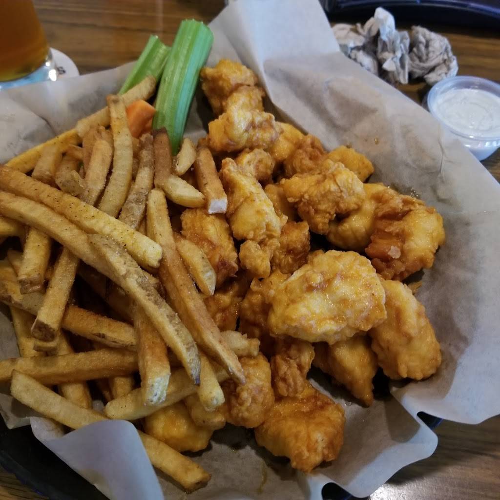 The Stadium | restaurant | 2349 Seven Springs Blvd, New Port Richey, FL 34655, USA | 7273728168 OR +1 727-372-8168