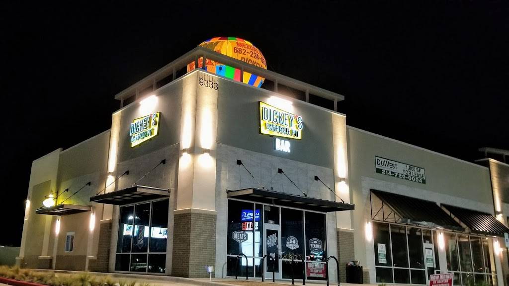 Dickeys Barbecue Pit | restaurant | 9329 N Fwy, Fort Worth, TX 76177, USA | 6822246867 OR +1 682-224-6867