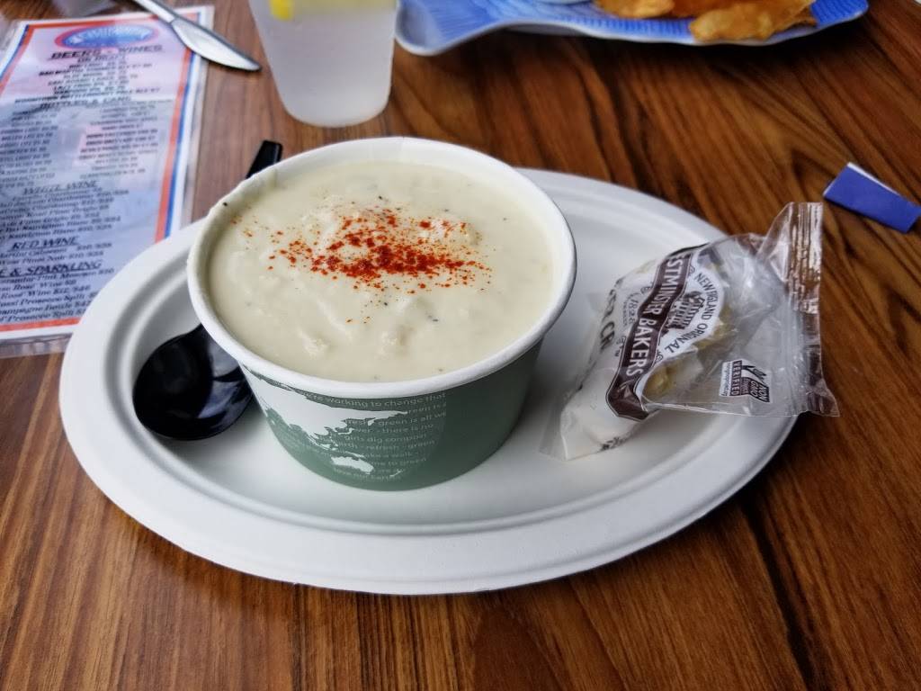 Fishbones Bar & Grille | restaurant | 12 Circuit Avenue Extension, Oak Bluffs, MA 02557, USA | 5086968227 OR +1 508-696-8227