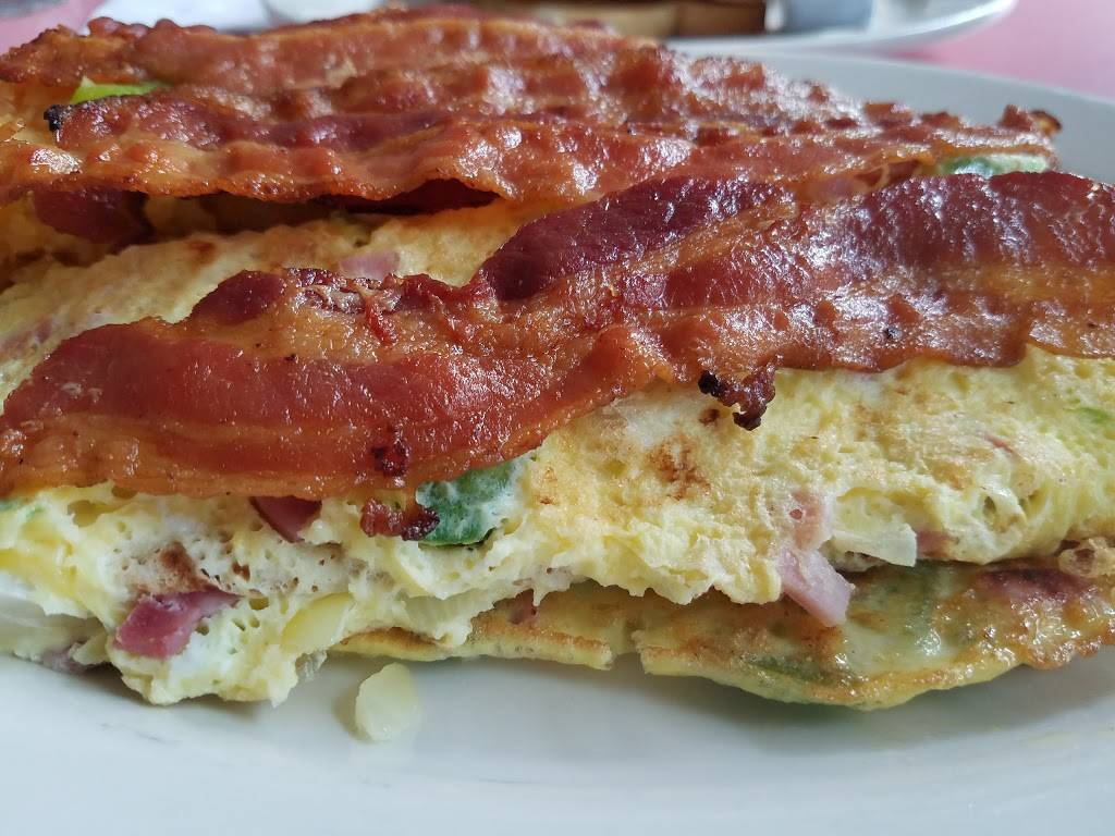 Glendale Diner | restaurant | 71-08 Myrtle Ave, Glendale, NY 11385, USA | 7183668846 OR +1 718-366-8846