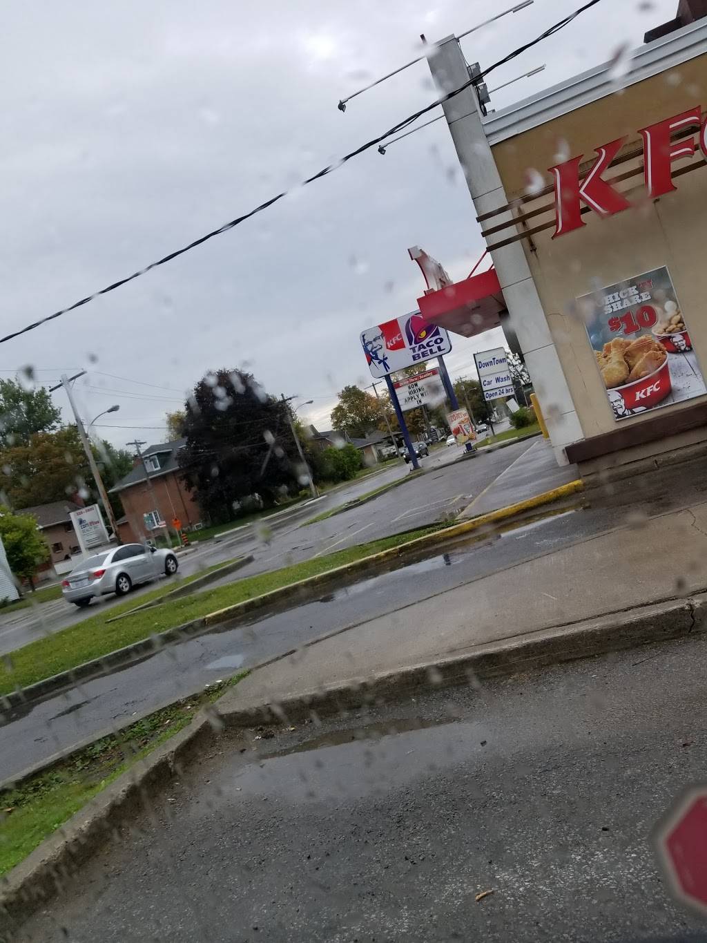 Taco Bell | meal takeaway | 63 Lindsay St S, Lindsay, ON K9V 2M1, Canada | 7053244212 OR +1 705-324-4212