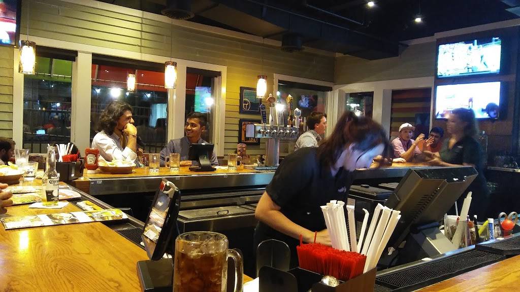 Chilis Grill & Bar | restaurant | 408 Market St, Chattanooga, TN 37402, USA | 4232651511 OR +1 423-265-1511