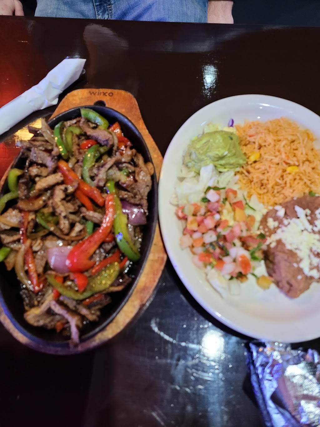 LOS GRANDES MEXICAN RESTAURANT | restaurant | 251 Burnsville Pkwy, Burnsville, MN 55337, USA | 9523035357 OR +1 952-303-5357