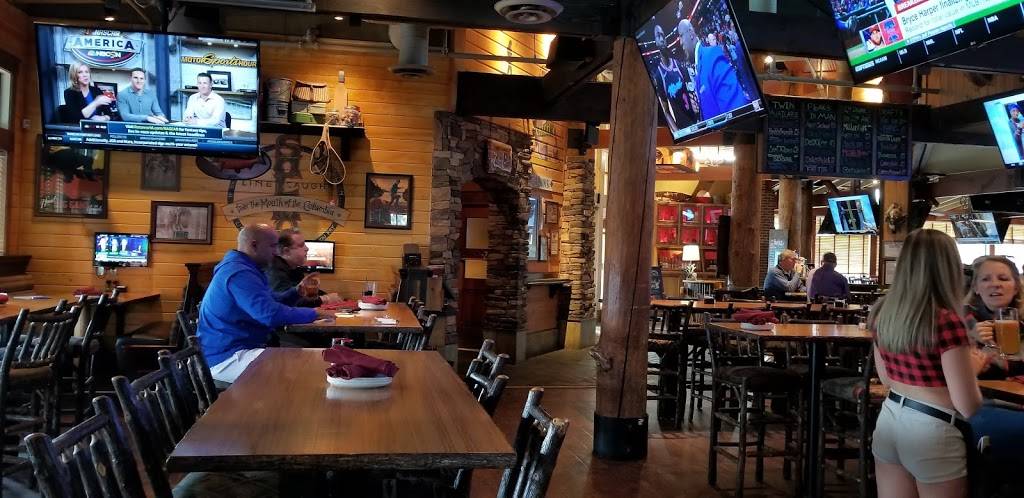 Twin Peaks | restaurant | 14035 W Colfax Dr, Lakewood, CO 80401, USA | 3032788232 OR +1 303-278-8232