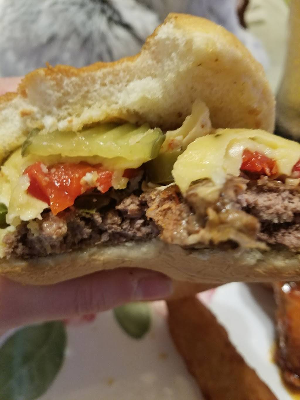 Pennsbury Pub & Grille | restaurant | 1049 Pennsbury Blvd N, Pittsburgh, PA 15205, USA | 4124291185 OR +1 412-429-1185